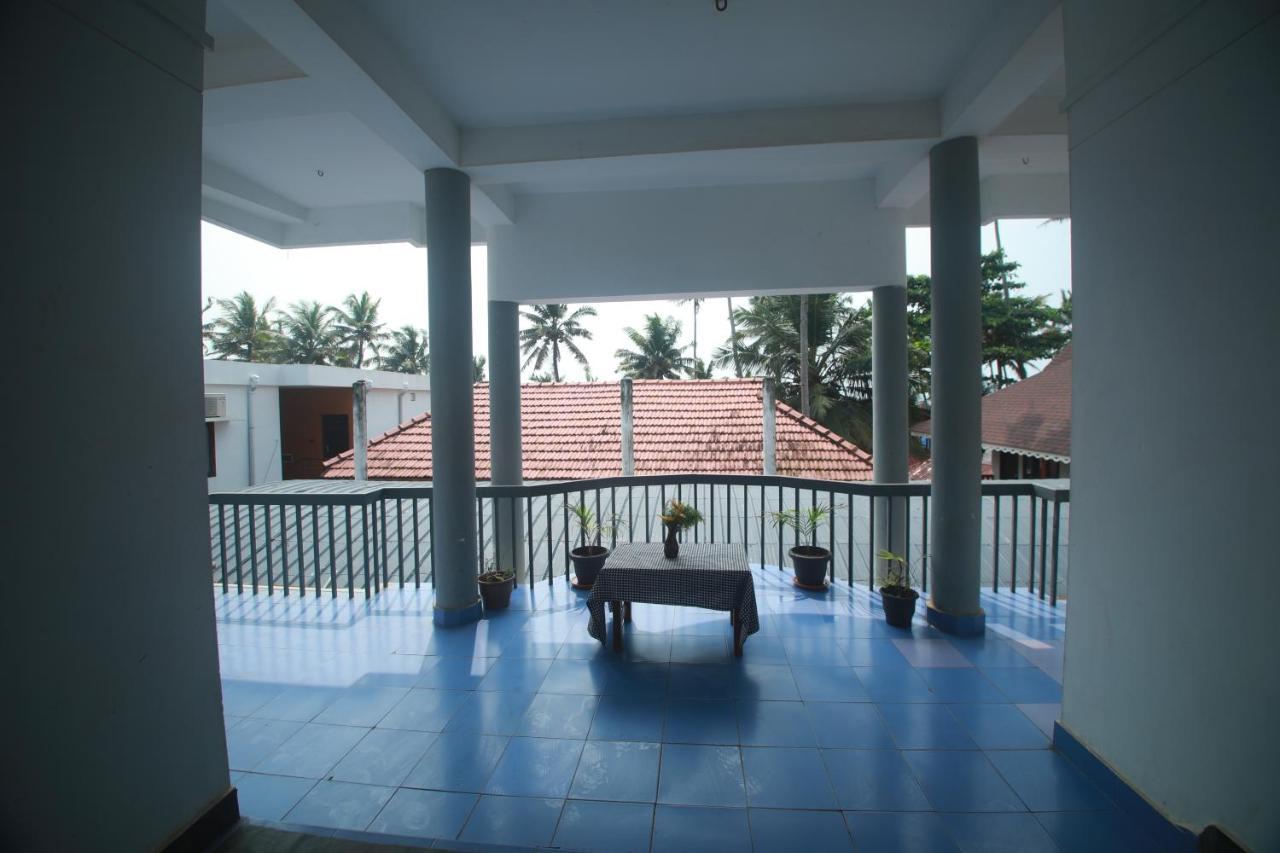 Black Beach Resort Варкала Экстерьер фото