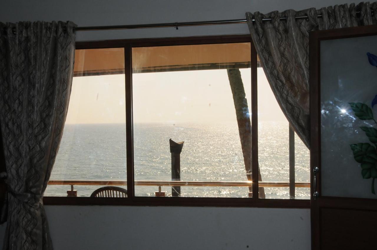 Black Beach Resort Варкала Экстерьер фото